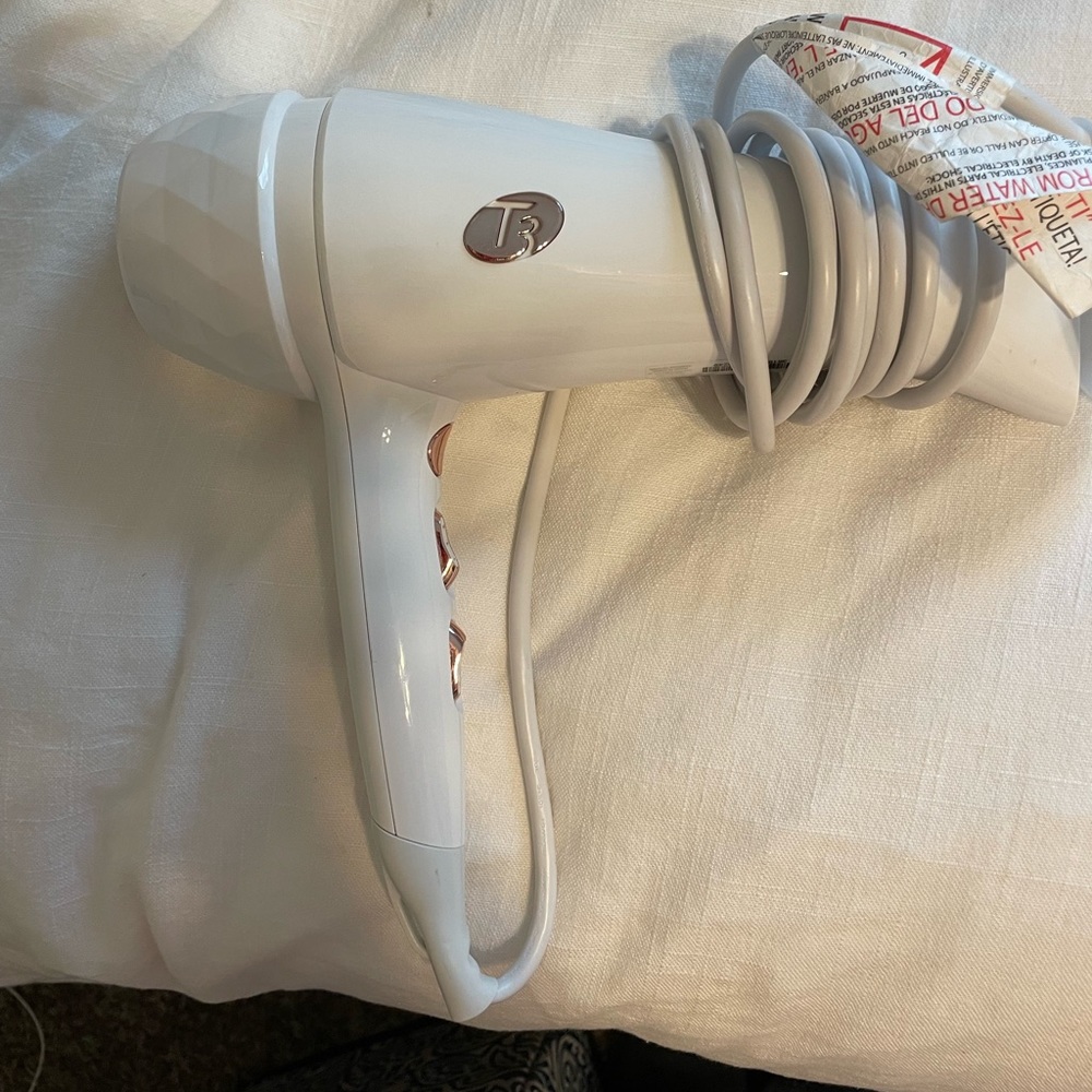 white t3 featherweight hairdryer!